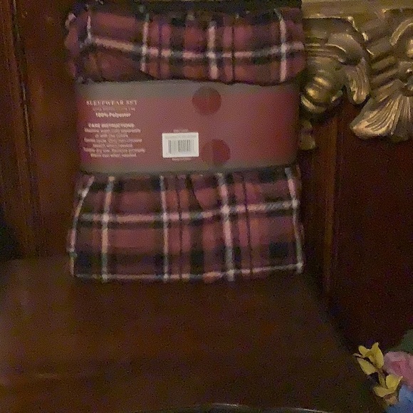 Men’s Pajamas - Picture 2 of 3